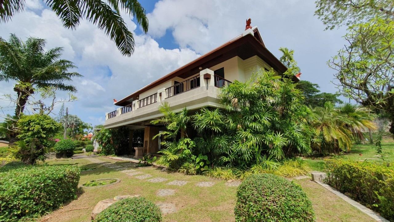 Private 3 bedrooms house for sale in Rawai
