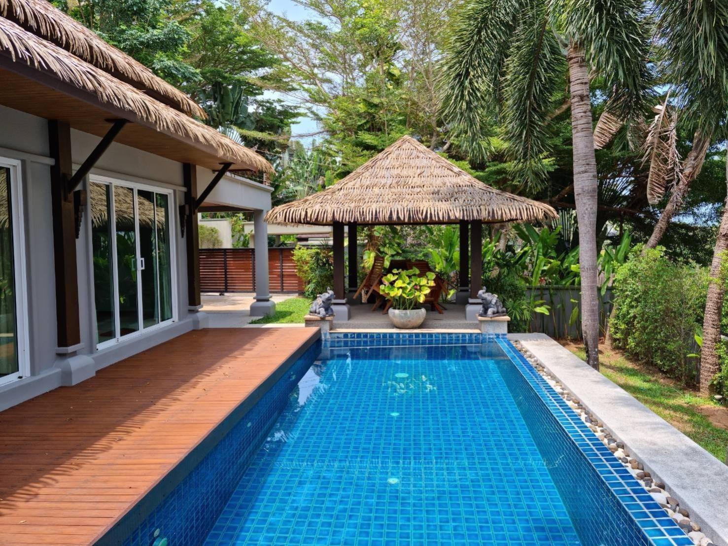 Private 3 bedrooms villa for rent in Rawai 